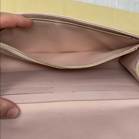 Authentic Louis Vuitton Rossmore MM Vernis Rose - Picture 9 of 15